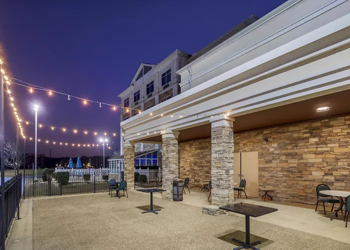 Best Western Plus Rose City Conference Inn